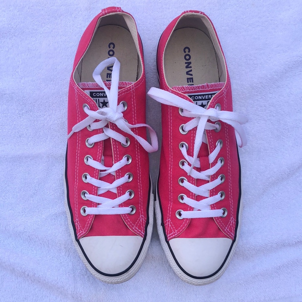 Converse Low Top Sneakers in Pink and White